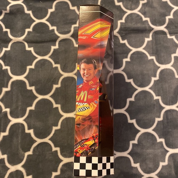 NRFB Nascar Barbie Official #94 - Bill Elliott box - McDonalds Sponsor clothing - Picture 5 of 9